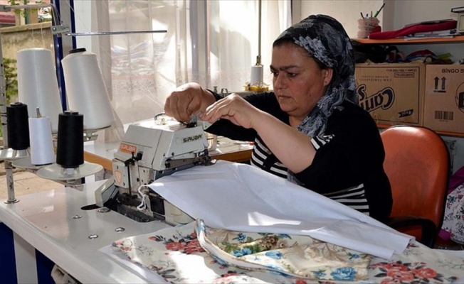 Dört çocuk annesi mikro krediyle işinin patronu oldu