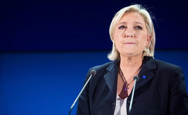 Avrupa Parlamentosu Le Pen'in dokunulmazlığını kaldırdı