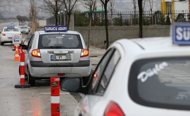 Ehliyet sınavlarında yeni soru dönemi başlıyor