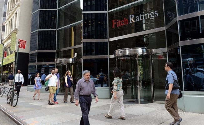 Fitch küresel ekonominin yüzde 2,9 büyüyeceğini öngörüyor