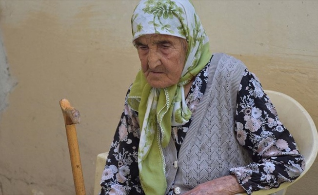 113 yaşındaki Fatma nine 15 Temmuz n&ouml;betinde yer almak istiyor