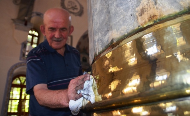 Ulu Cami'nin pirinç kaplamaları 'Muhsin dede'ye emanet