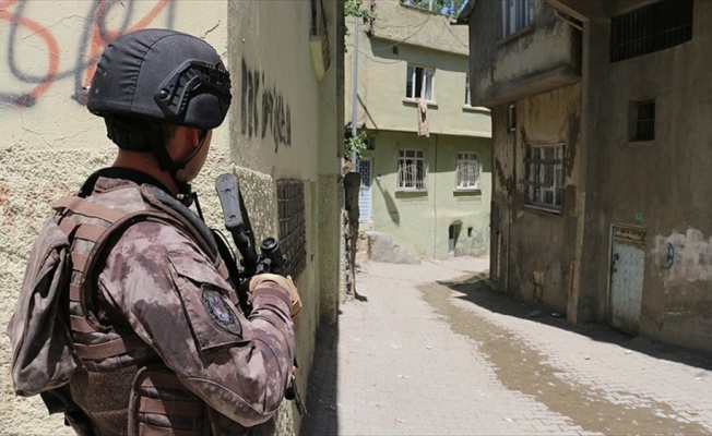 Siirt merkezli 7 ilde terör operasyonu: 39 gözaltı