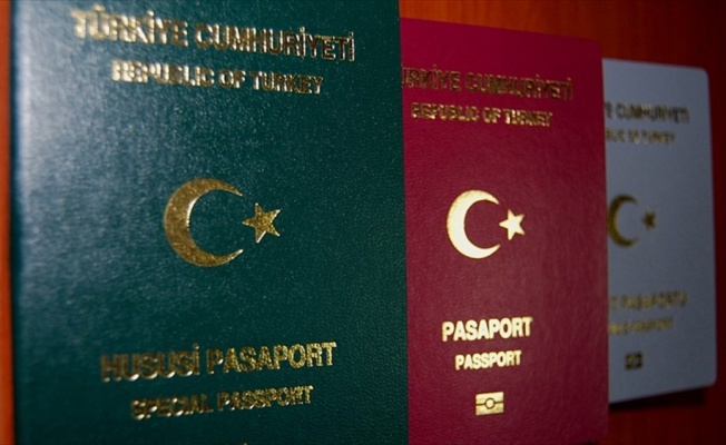 Almanya'dan eski diplomatik pasaportlu 196 Türk'e iltica hakkı