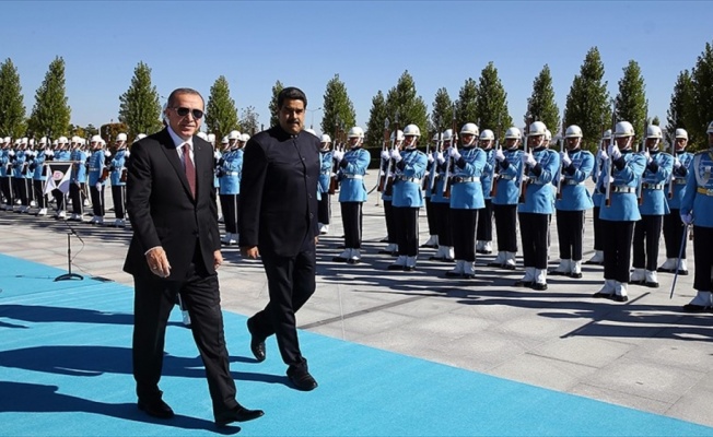 Erdoğan, Venezuela Devlet Başkanı Maduro'yu resmi törenle karşıladı