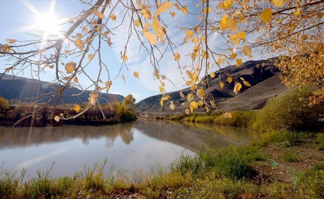 Aras Nehri'nde renk cümbüşü