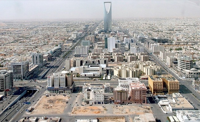 Suudi Arabistan Katar ile olan tek kara sınırını kapattı