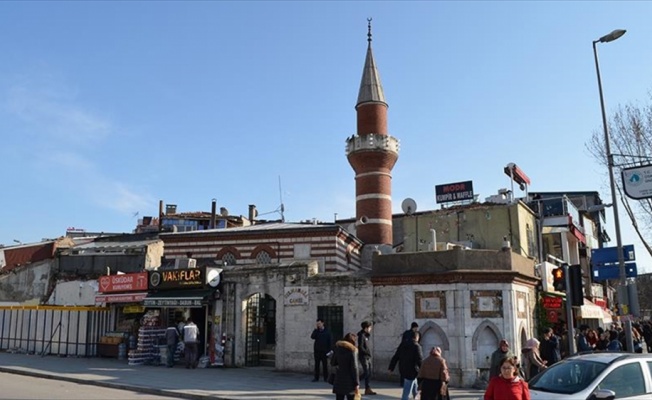 Üsküdar'daki Selman Ağa Camii görünür hale geliyor