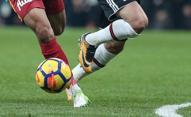 Galatasaray evinde kazanıyor, Beşiktaş deplasmanda zorlanıyor