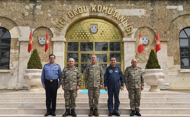 Genelkurmay Başkanı Orgeneral Akar 1'inci Ordu Komutanlığında incelemede bulundu