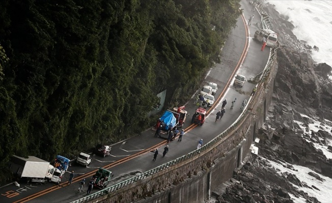 Japonya'da sıcaklık  ve felaketler bir ayda 300'&uuml; aşkın can aldı