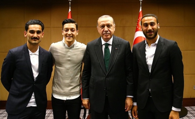 Mesut &Ouml;zil, Can D&uuml;ndar ve Cem &Ouml;zdemir gibi davransaydı&hellip; Almanya&rsquo;nın temizlemesi gereken...