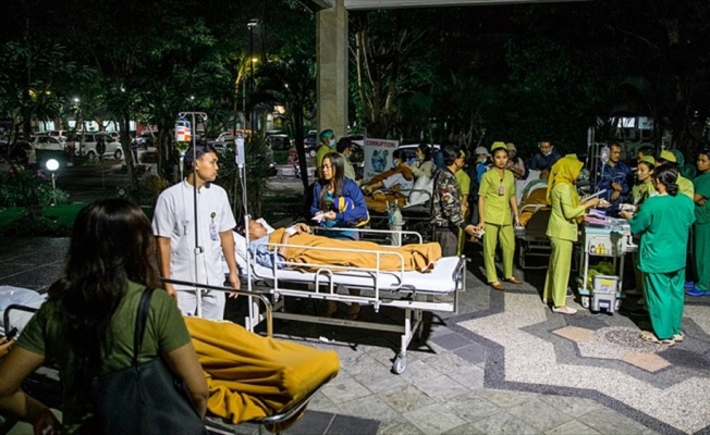 Endonezya’da 7 büyüklüğünde deprem: En az 3 kişi öldü