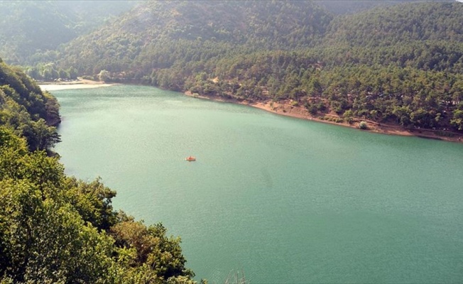 Orta Karadeniz'in 'Uzungöl'ü ilgi görüyor