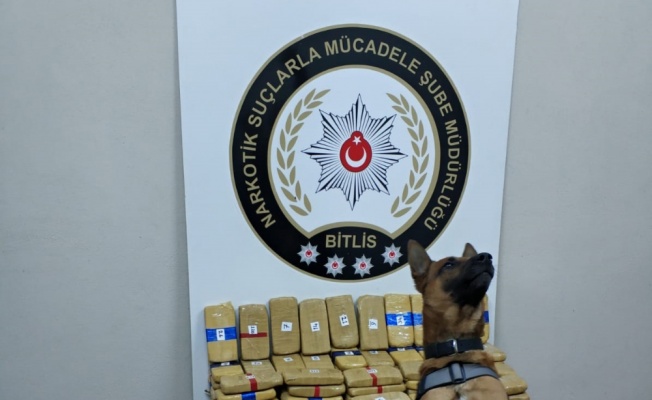 Bitlis’te piyasa değeri 5,5 milyon TL olan eroin ele geçirildi.