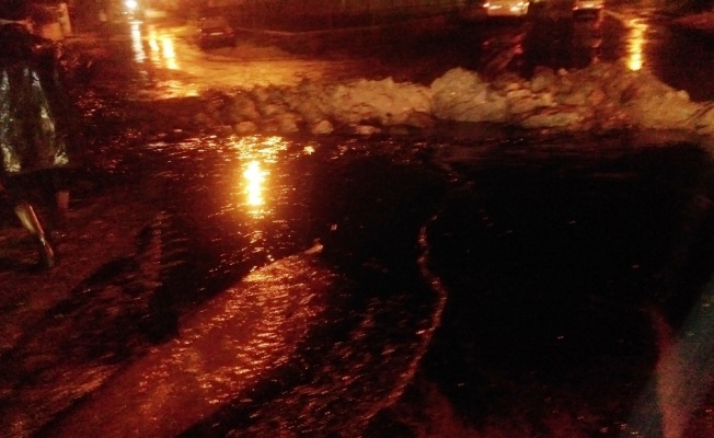 Petrol boru hattına yıldırım düştü, bir mahalle boşaltıldı