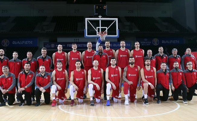 A Milli Erkek Basketbol Takımı Başantrenörü Sarıca: Liderlik hesapları yapmak çok büyük mutluluk