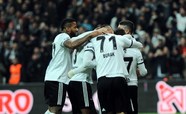 Beşiktaş, 3 bin 82 g&uuml;n sonra derbide penaltı kazandı