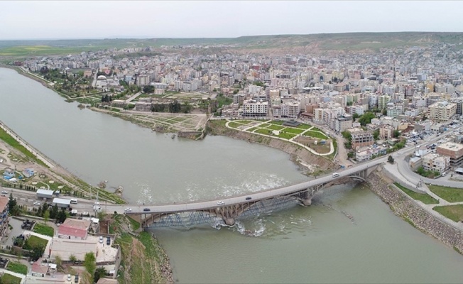 Devlet Cizre'de terörün izini sildi