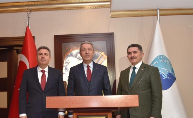 Bakan Akar ve Komutanlar Ağrı’da