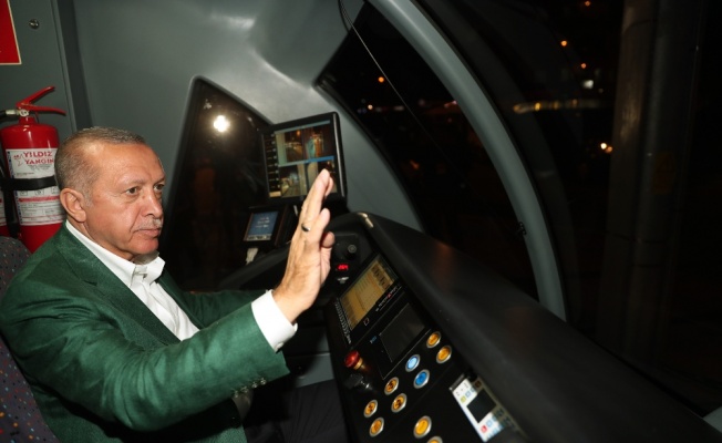 Cumhurbaşkanı Erdoğan 3. etap raylı sistemin test sürüşünü yaptı