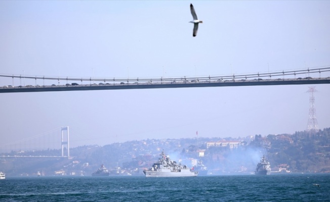 'Mavi Vatan 2019 Tatbikatı' tamamlayan gemiler İstanbul Boğazı'ndan ge&ccedil;ti