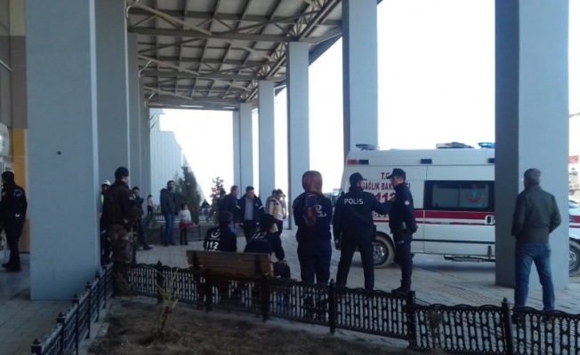 Polisleri taşıyan araçla yolcu minibüsü çarpıştı: 2 ölü, 15 yaralı