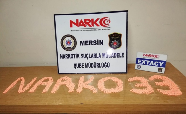 2 araçta 6 bin 17 ectacy uyuşturucu hap ele geçirildi