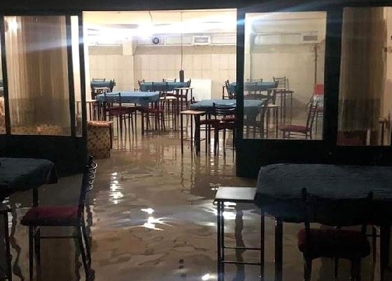 Elazığ’da 4 ev ve 1 iş yerini su bastı