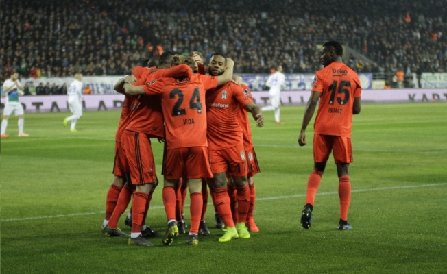 Spor Toto Süper Lig: Çaykur Rizespor: 1 - Beşiktaş: 2 (İlk yarı)