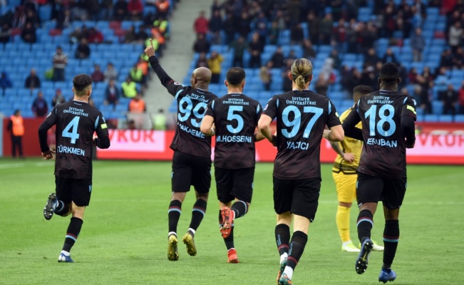 Spor Toto S&uuml;per Lig: Trabzonspor: 1 - Evkur Yeni Malatyaspor: 1 (İlk yarı)