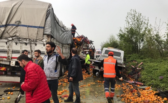 TEM’de 3’ü tır 5 araç birbirine girdi trafik felç oldu