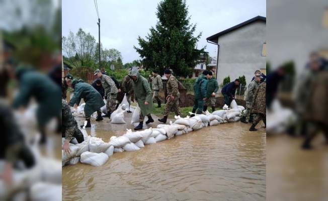 Bosna Hersek’te yaşanan taşkınlar hayatı felç etti