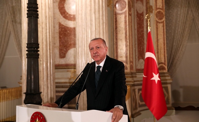 Cumhurbaşkanı Erdoğan, sanatçı ve sporcularla iftarda bir araya geldi