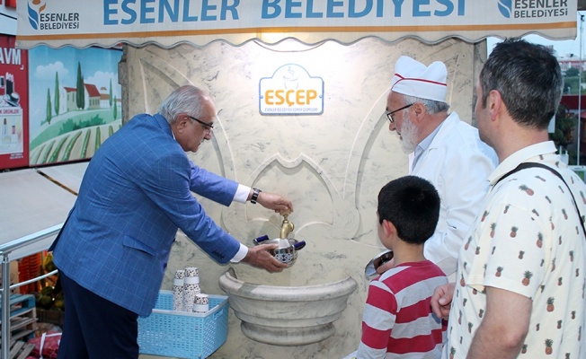 Esenler’de çeşmelerden iftarda çorba akıyor