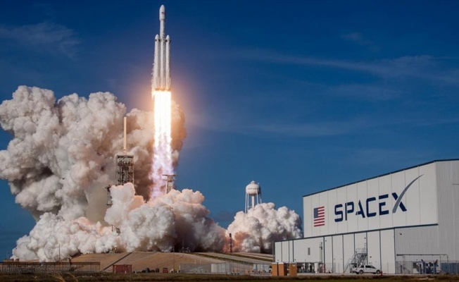 SpaceX, kargo mekiğinin fırlatılışını erteledi