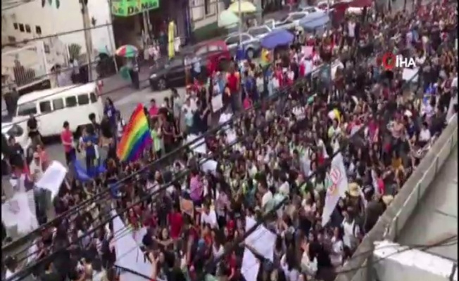 Yüz binlerce Brezilyalı öğrenci, üniversite bütçesi kesintisine karşı sokakta