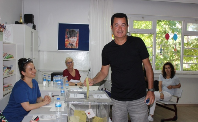 Acun Ilıcalı: &ldquo;Fazla gerilim var, hi&ccedil; de mutlu değilim&rdquo;