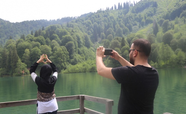 Bayramda Borçka Karagöl’ü 32 bin kişi ziyaret etti