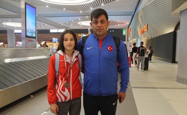 Milli güreşçiler, Avrupa Şampiyonası’ndan 1 altın ve 1 bronz madalyayla döndü