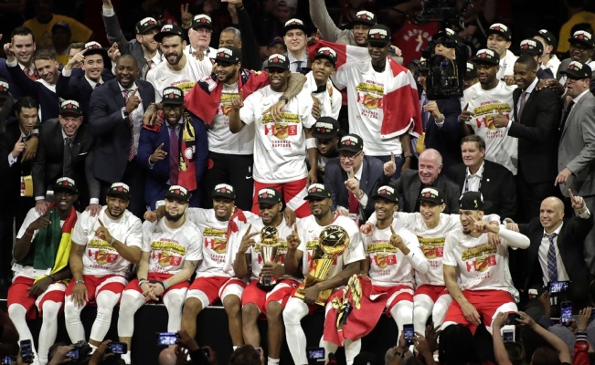 NBA’de şampiyon Toronto Raptors