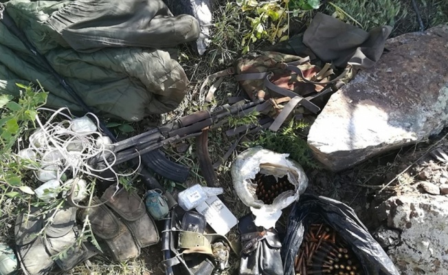 'Pençe Harekatı'nda çok sayıda silah ve patlayıcı ele geçirildi