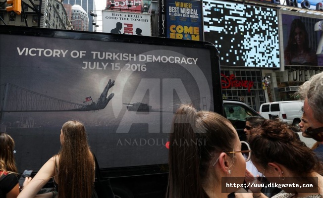 15 Temmuz New York'ta dijital ekranlı kamyonetle anlatıldı