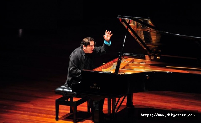 Fazıl Say ve Şanghay Filarmoni Orkestrası'ndan İzmir'de konser