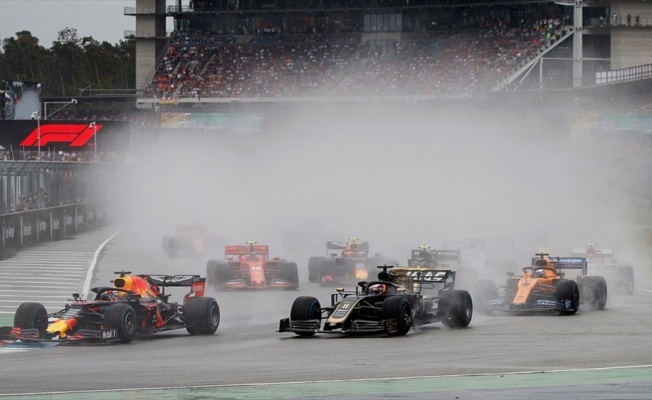 Yağmur altında kazanan Verstappen
