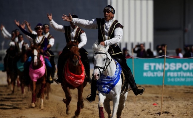 4. Etnospor Kültür Festivali'nde Azerbaycan-Karabağ at gösterisi büyük ilgi gördü
