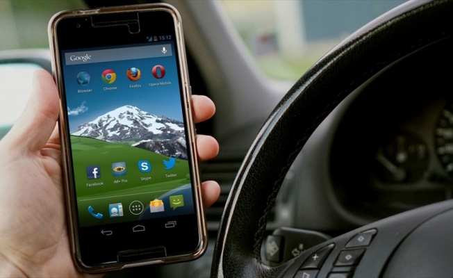 'İki şof&ouml;rden biri seyir halindeyken telefonla temas halinde'