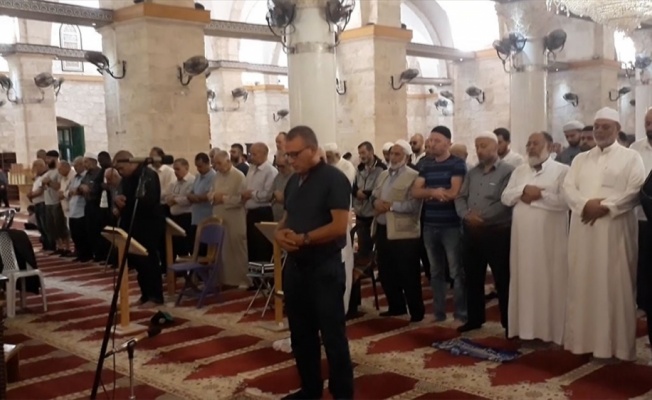 Mescid-i Aksa'da Nuri Pakdil için gıyabi cenaze namazı