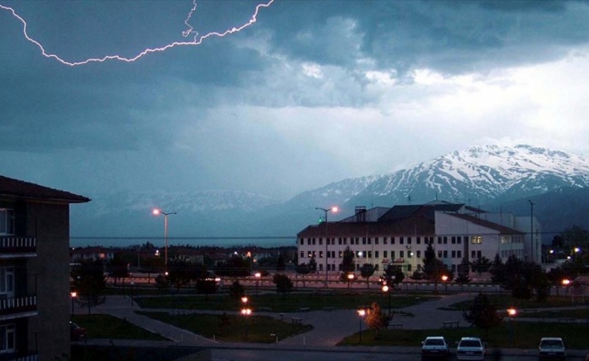 Meteorolojiden 4 il için gök gürültülü sağanak uyarısı