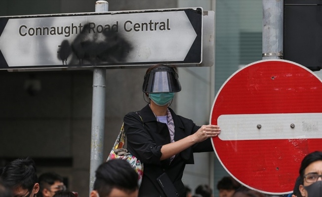 Hong Kong'da üniversitelerde ve kent merkezinde protestolar sürüyor